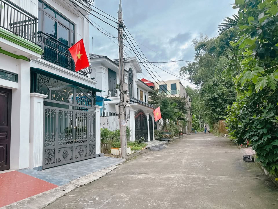 Đất nền Nguyễn Du, Việt Trì 81m² giá 4.x tỷ - Đường thông, sổ đỏ chính chủ!