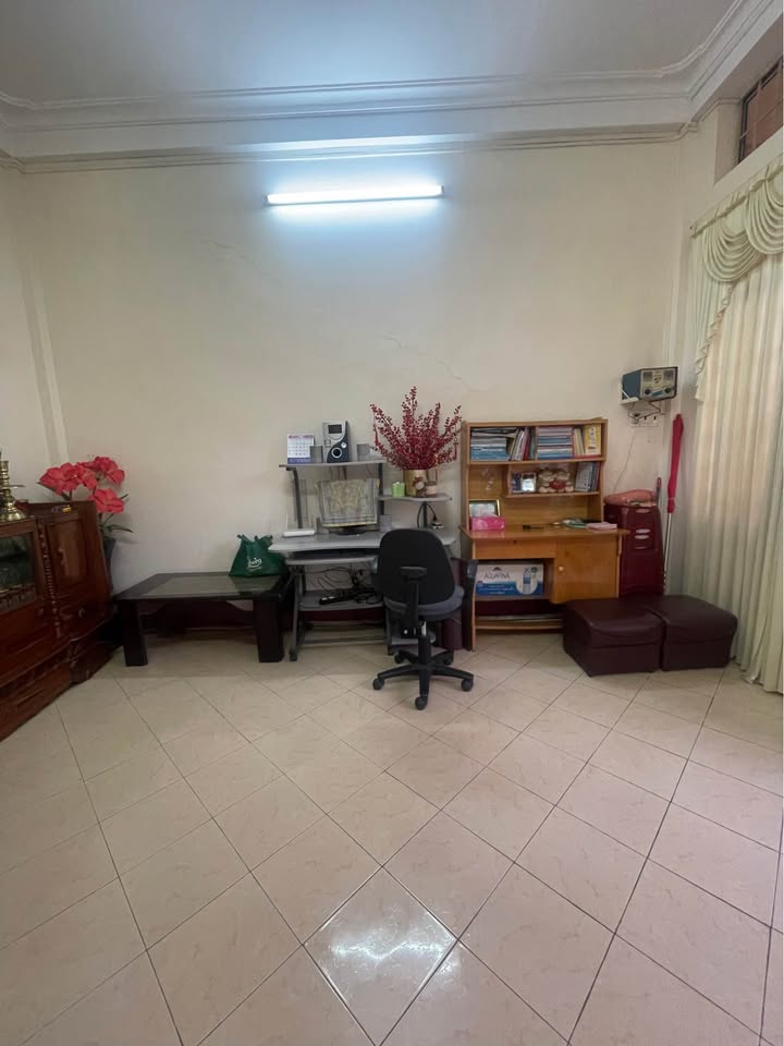 Nhà mặt tiền 63m² tại Hải Cảng, Quy Nhơn - Giá chỉ 8 tỷ, gần chợ lớn và biển!