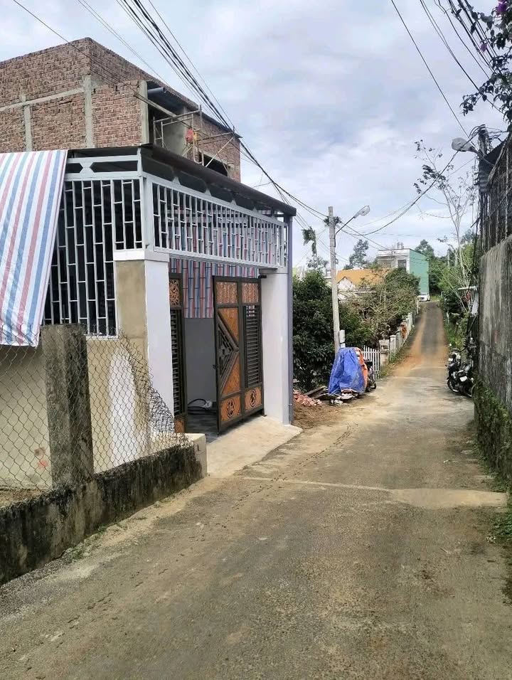 Đất nền hẻm 111 Nguyễn Chí Thanh, Bảo Lộc 100m² giá 1.38 tỷ - Xây dựng tự do!