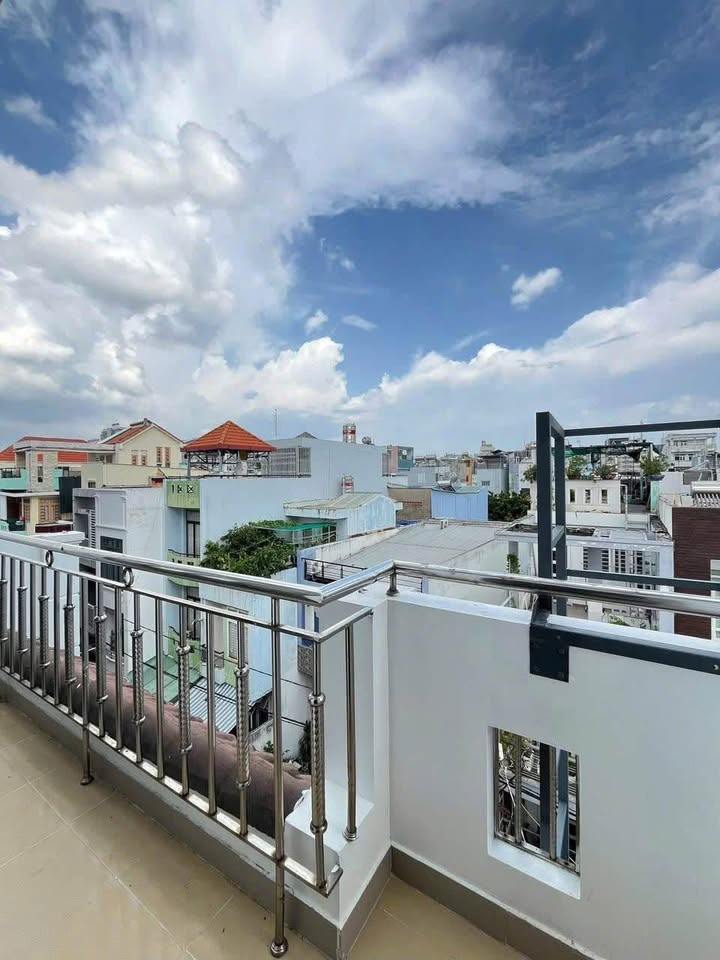 Chung cư Duplex ban công Nguyễn Thị Tần, Quận 8 - Full nội thất, giá thỏa thuận!