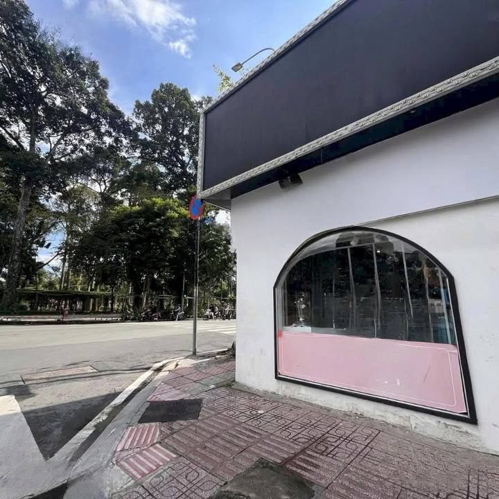 Mặt bằng kinh doanh cho thuê đường Nguyễn Thị Minh Khai, Quận 3 - 51m² giá 85 triệu/tháng!