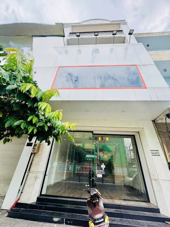 Nhà mặt tiền cho thuê Phường 7, Quận 6, 120m² giá 40 triệu - Vị trí lý tưởng cho kinh doanh!