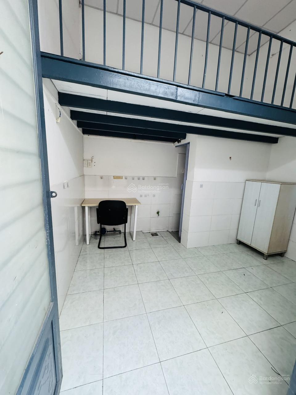 Nhà trọ đường Núi Thành, Tân Bình 12m² giá chỉ 2.7 triệu - Giờ giấc tự do, không chung chủ!