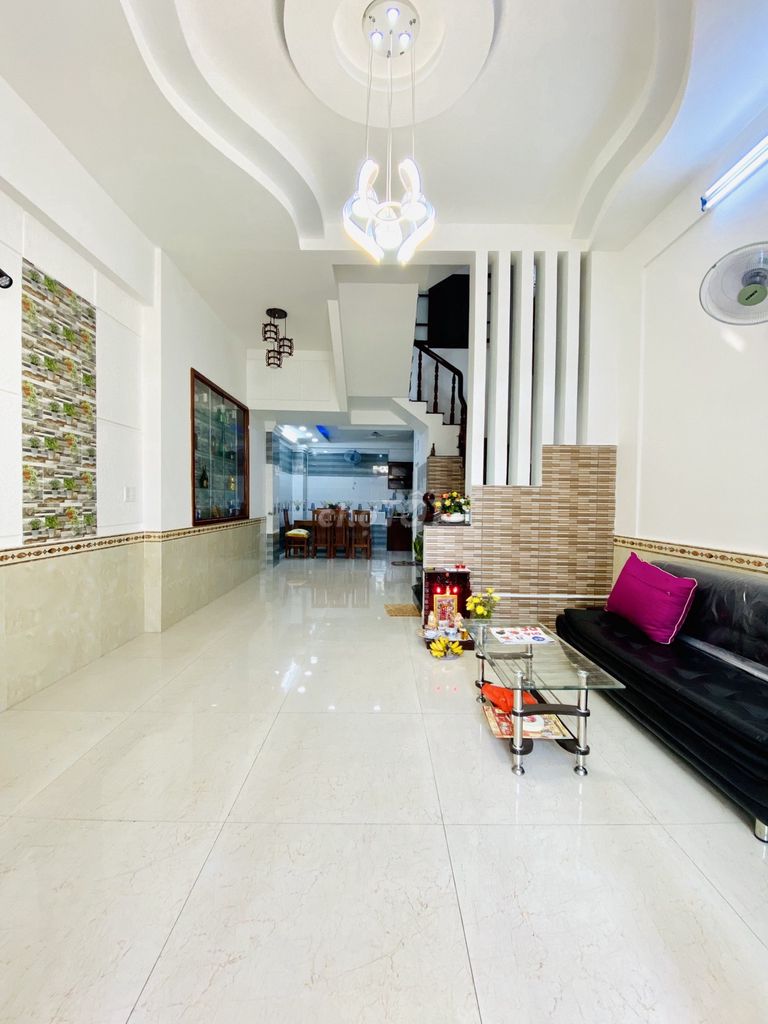 Nhà hẻm xe hơi Nguyễn Xí, Bình Thạnh 32m² giá 5.75 tỷ - Dọn vào ở ngay!