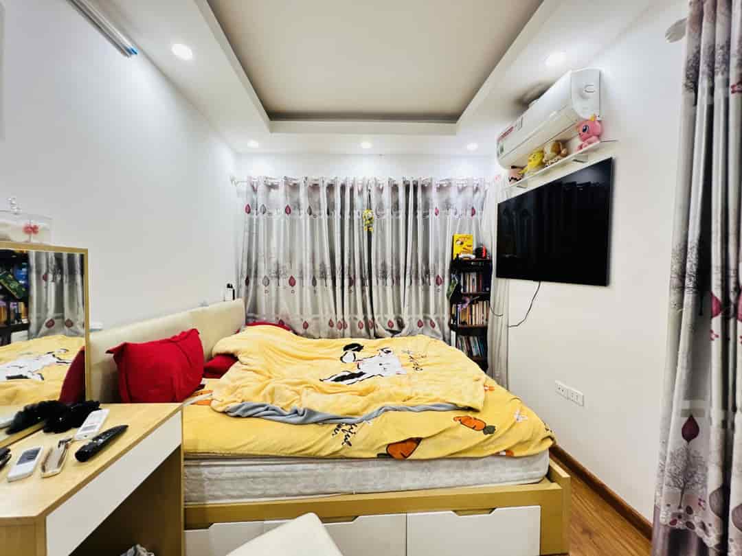 Nhà phố Khương Đình 30m² giá 7.38 tỷ - Ô tô tránh, đẹp như mơ!