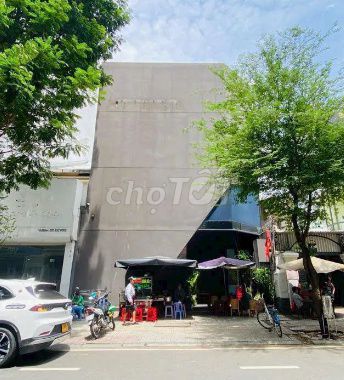 Cho thuê văn phòng mặt tiền Cách mạng Tháng 8, Quận 3 - 1300m² giá 350 triệu
