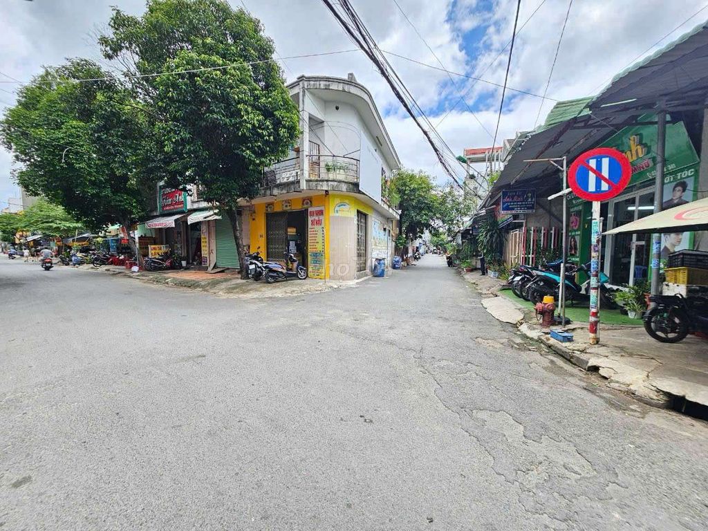 Nhà 2 mặt tiền phường An Bình TP Dĩ An 118m² giá 10 tỷ - Kinh doanh sầm uất!