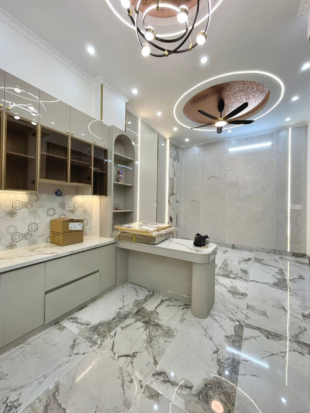 Nhà trệt lầu hẻm 11 Nguyễn Văn Linh, P. Tân An 40m² giá 2.67 tỷ - Nội thất đầy đủ!