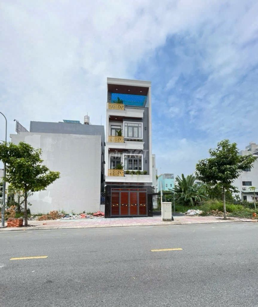 Nhà phố mặt tiền KDC Phú Hồng Thịnh 6, Dĩ An - 76,1m² giá 7,8 tỷ - Sổ hồng hoàn công!