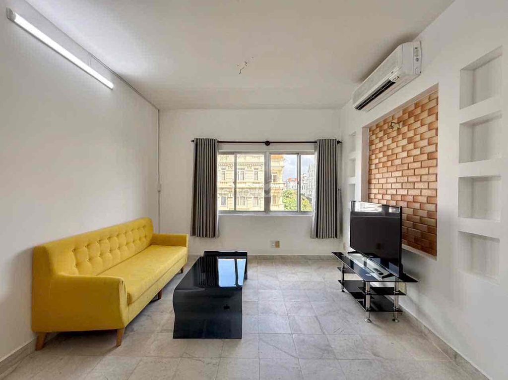 Bán gấp căn hộ Hưng Vượng 2 Quận 7 62m² giá 4.4 tỷ - Nội thất đầy đủ, an ninh 24/7!