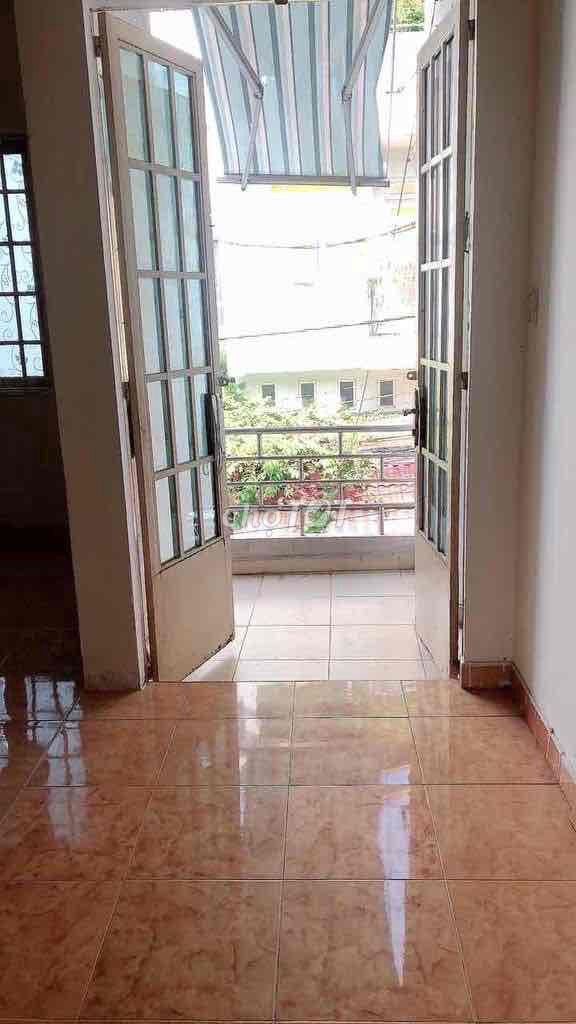 Nhà 3 tầng lô góc 90m² Ngô Tất Tố, Bình Thạnh giá nhỉnh 8 tỷ - Sẵn sàng vào ở!