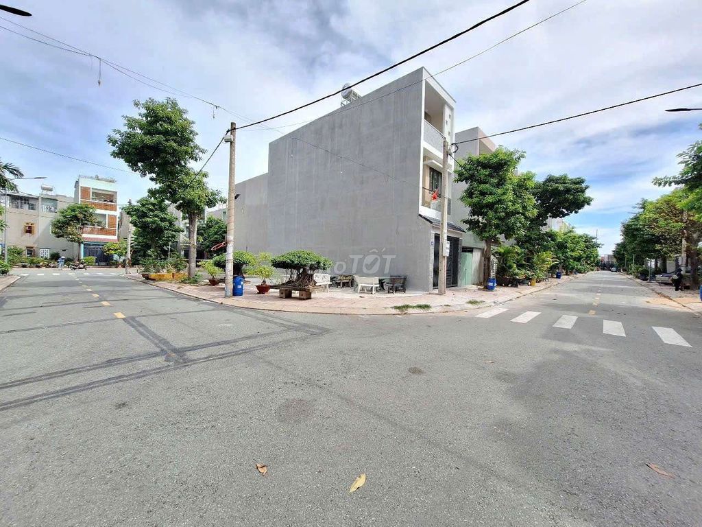Đất KDC Phú Mỹ Hiệp Dĩ An 67m² giá 4.55 tỷ - Đất góc 2 mặt tiền đẹp!