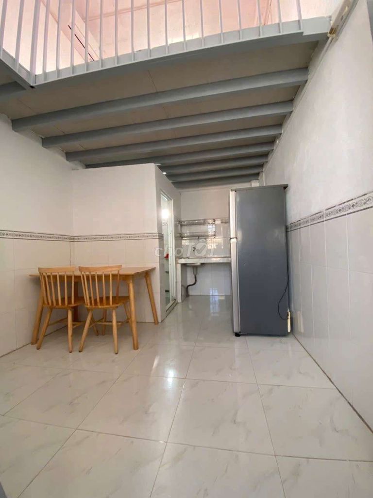 Duplex gác cao Hoàng Diệu 2 35m² giá 3.8 triệu - Nội thất đầy đủ, giờ giấc tự do!