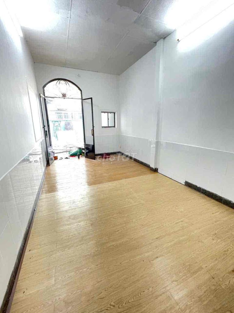 Phòng cho thuê gần nhà thờ Nam Hải, 30m² chỉ 4 triệu - Phù hợp cho sinh viên và gia đình!