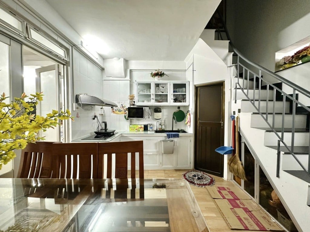 Bán tòa nhà hxh Lê Văn Sỹ, quận 3, 4.5x18m, 75m² - Đầu tư sinh lời 60 triệu/tháng!