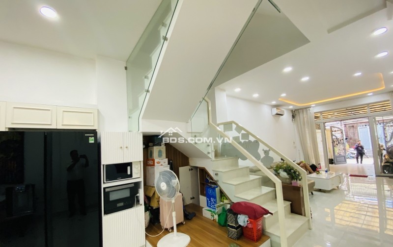 Nhà phố 4 tầng Quận 7 - Diện tích 80m² giá 11.7 tỷ - Gần Phú Mỹ Hưng, xe hơi ngủ trong nhà!