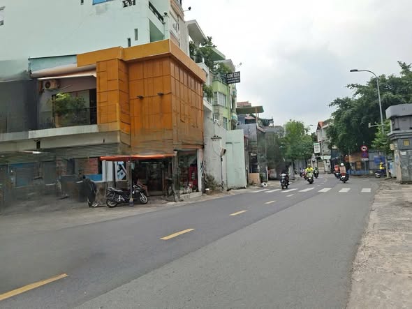 FrontHouse Thích Quảng Đức, Phú Nhuận 39m² giá 13.5 tỷ - Kinh doanh đỉnh cao!