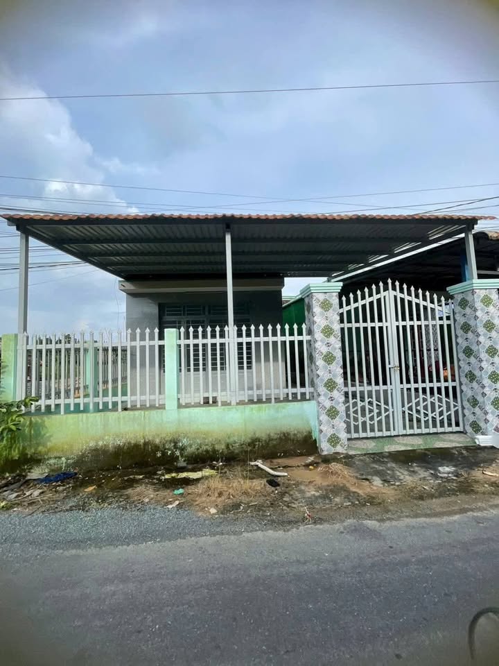 Nhà nguyên căn Cần Giuộc 2PN giá chỉ 2.5 triệu - Sẵn sàng cho thuê ngay!