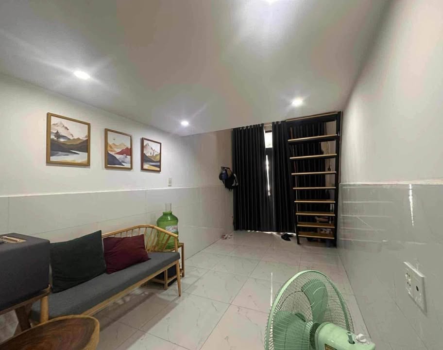 Nhà gác lửng đẹp tại Hoàng Diệu, Hải Châu 28m² giá chỉ 2.55 tỷ - Sẵn sàng vào ở ngay!