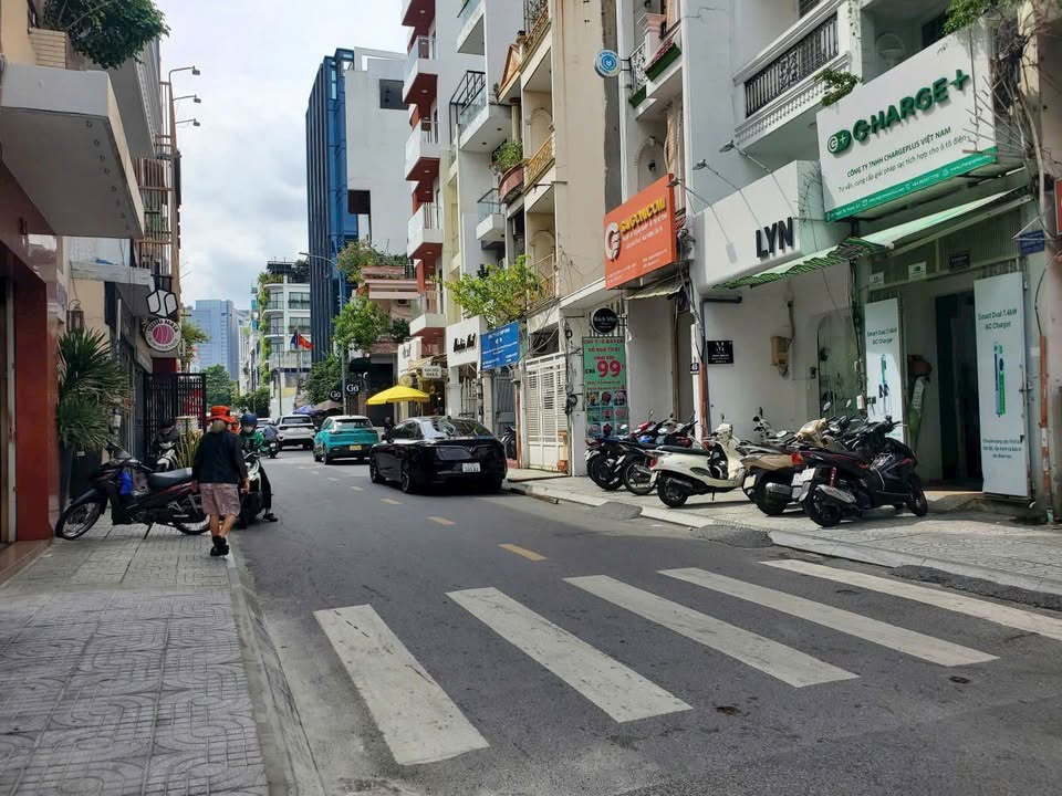 Nhà mặt tiền Thạch Thị Thanh, Quận 1, 91m² giá 30 tỷ - Thích hợp ở và làm văn phòng!