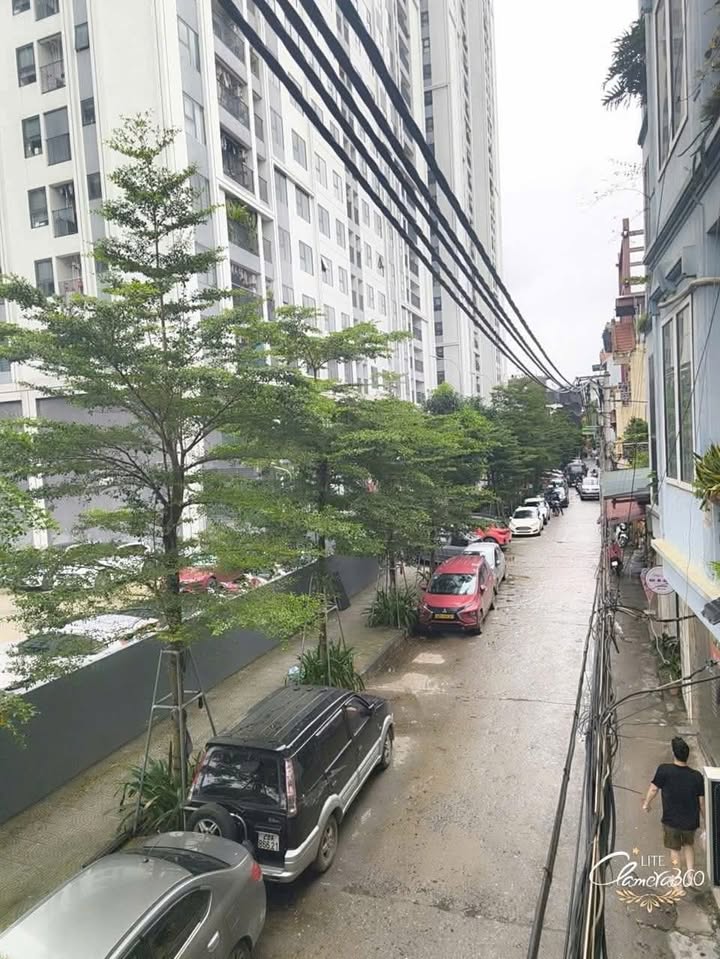 Nhà mặt ngõ 279 Hoàng Mai 62m² giá thỏa thuận - Kinh doanh sầm uất