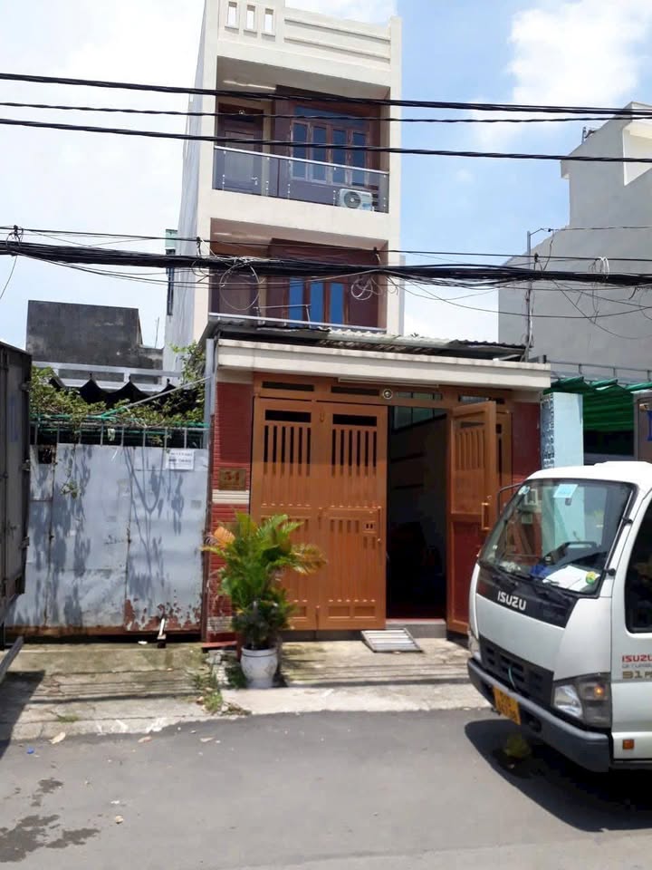 Nhà mặt tiền Linh Xuân, Thủ Đức 80m² giá 6.3 tỷ - Kinh doanh thuận lợi