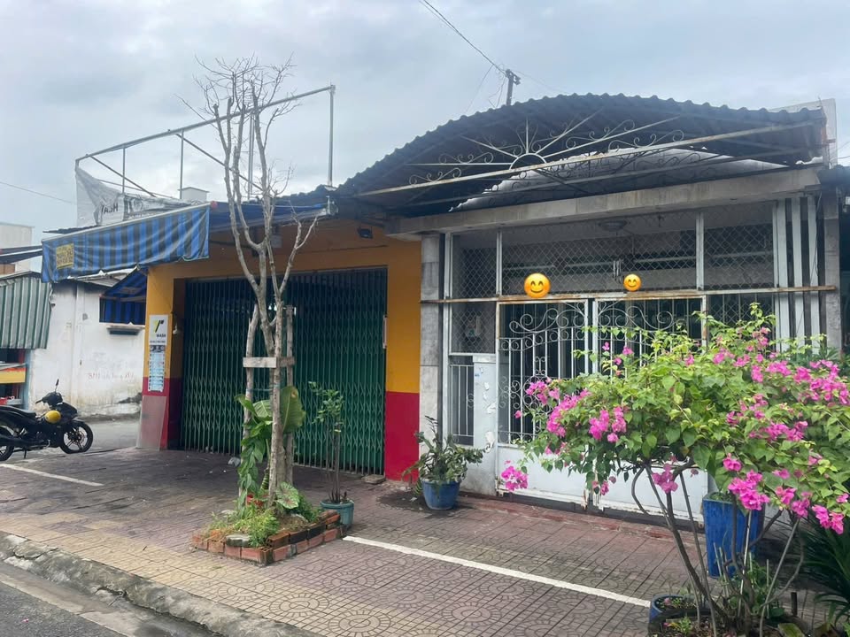 Nhà cấp 4 Đường 10, Phước Bình, Quận 9, 159m² giá 12.8 tỷ - Lô góc 2 mặt tiền siêu thoáng mát!