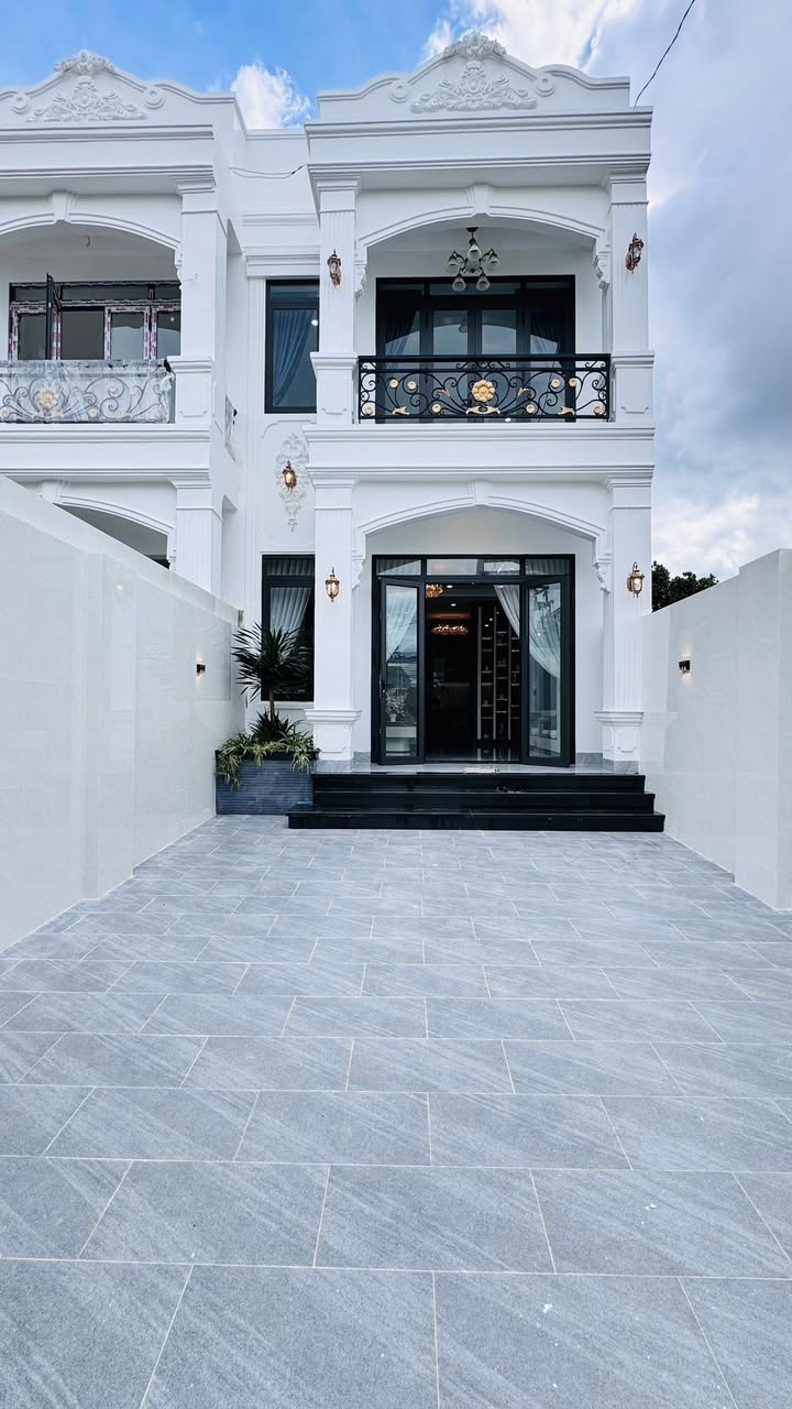 Nhà phố hẻm 39 Nguyễn Thiếp, Pleiku 130m² giá 2.6 tỷ - Thiết kế hiện đại, sẵn sàng ở ngay!