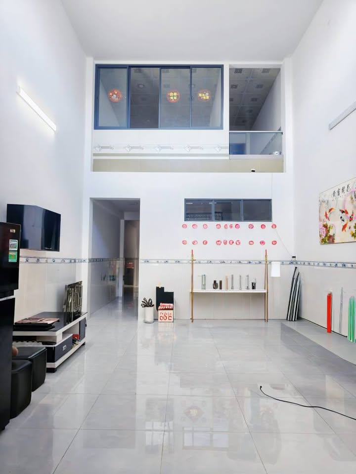 Nhà trệt lửng phường Tân Thành, Cà Mau 99,45m² giá 2.2 tỷ - Mặt tiền lộ xe hơi rộng rãi!