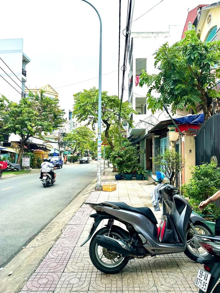 Nhà nhỏ Nguyễn Ngọc Nhựt Tân Phú 24m² giá 1 tỷ - Tiện ích đầy đủ, cho thuê 3.5 triệu/tháng!