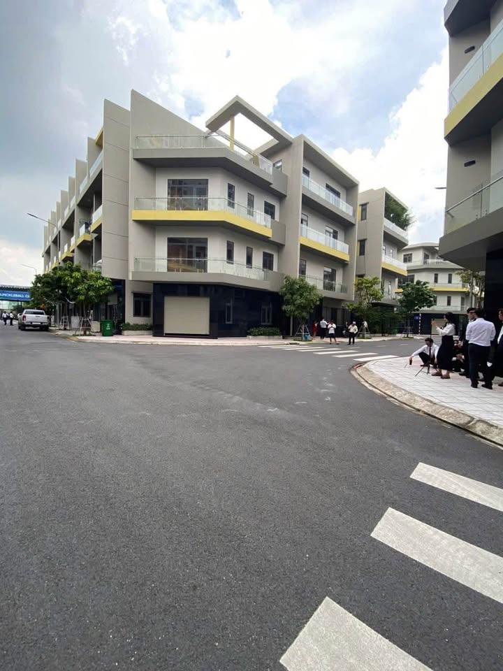 Nhà mặt tiền đường Thống Nhất, Đông Hoà, 70m² giá 2.35 tỷ - Bán gấp cho người định cư nước ngoài!