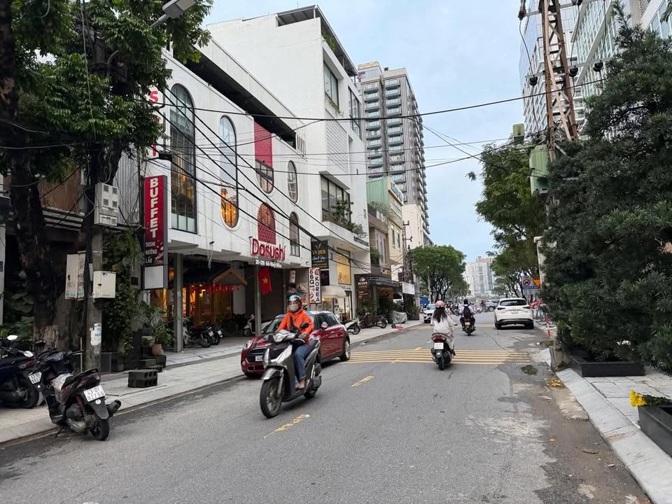 Nhà mặt tiền Lê Quý Đôn Hải Châu 70m² giá 11 tỷ - Vị trí vàng kinh doanh!