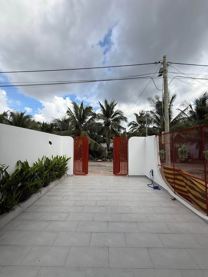 Nhà phố Tân Hạnh, Long Hồ 100m² giá 2.59 tỷ - Nội thất đầy đủ, sẵn sàng ở ngay!