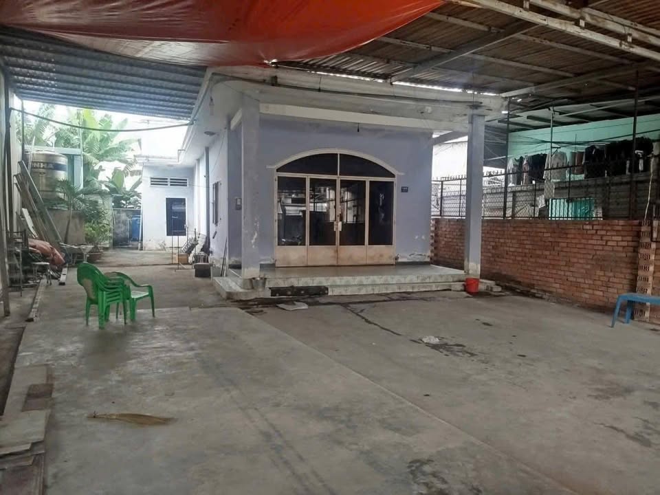 Nhà Mặt Tiền Cho Thuê Tại Quận 9 - Diện Tích 240m² - Giá 16 triệu/tháng