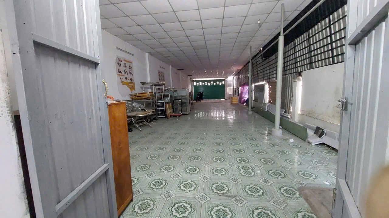 Cho thuê mặt tiền đường Nguyễn Thị Kiểu, Q12, 186m² giá 16 triệu - Kinh doanh thuận lợi!