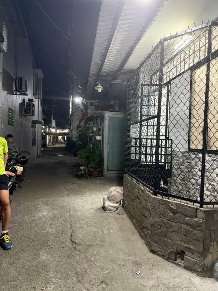 Nhà cho thuê hẻm xe hơi Nguyễn Văn Khối, 48m² giá 8.5 triệu - Căn góc thoáng mát!