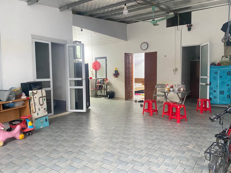 Nhà cấp 4 phường Yên Bái 116m² giá 1.4 tỷ - Ngõ ô tô vào thoải mái!