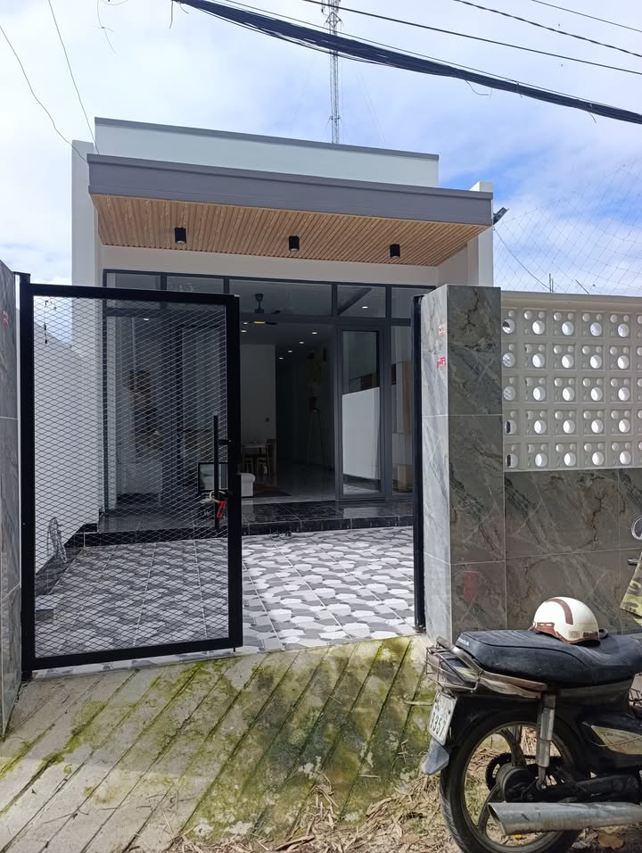 Nhà cấp 4 Yên Thế, Thanh Hải, 107m² giá 1.6 tỷ - Chính chủ bán gấp!