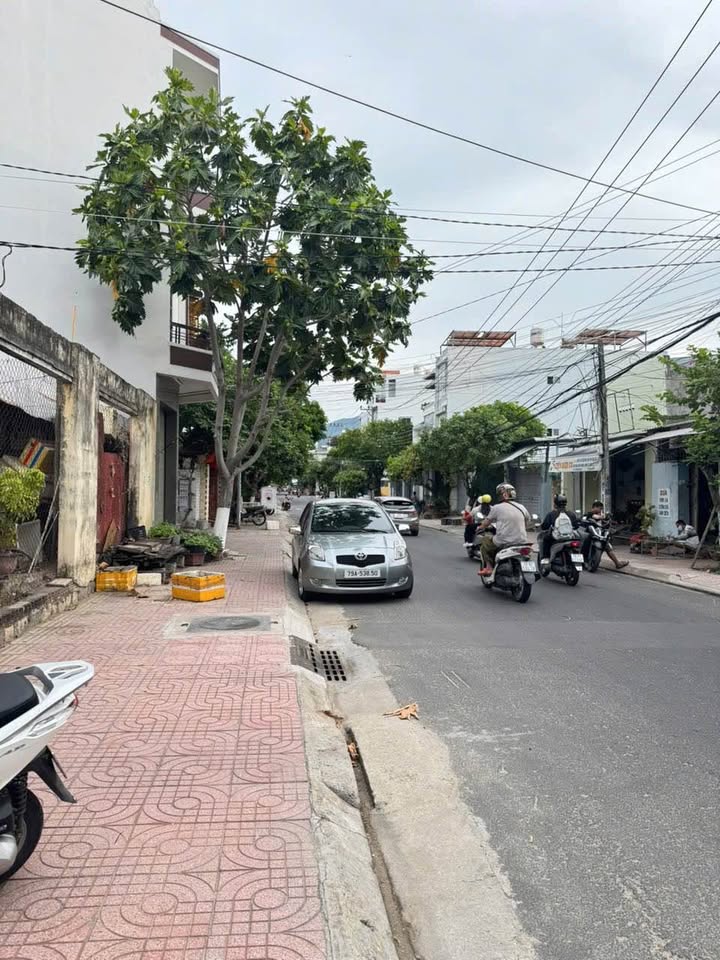 Cho thuê nhà cấp 4 mặt tiền Trương Hán Siêu, Nha Trang 244m² - Không gian kinh doanh lý tưởng!