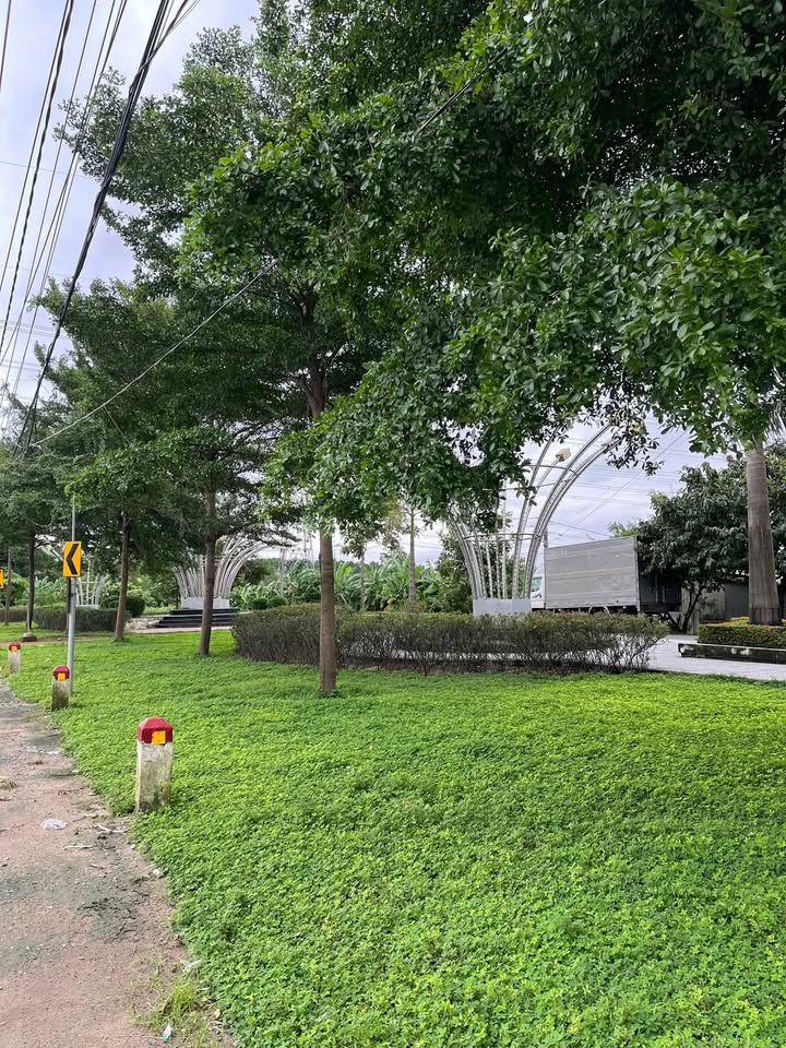 Đất nền mặt tiền Quốc lộ 9, phường 4, Đông Hà, 330m² - Giá thương lượng hấp dẫn!