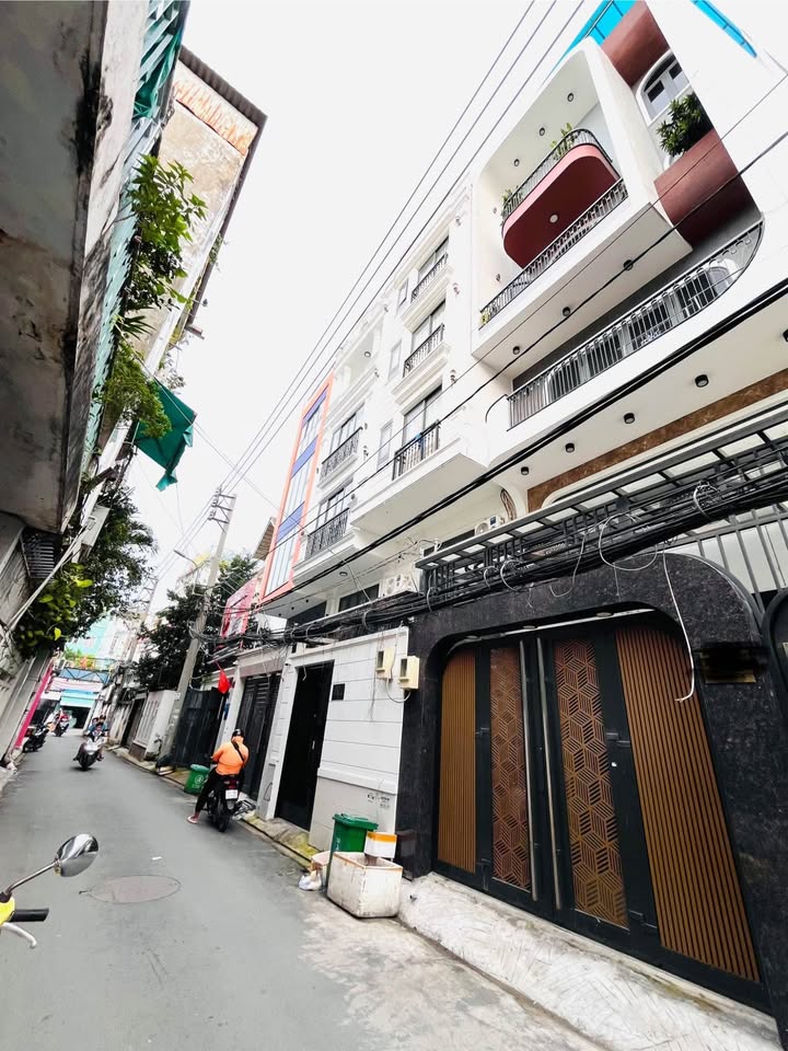 Toà nhà 8 tầng Trần Bình Trọng, Bình Thạnh 117m² giá 24 tỷ - Đầu tư sinh lời ngay!