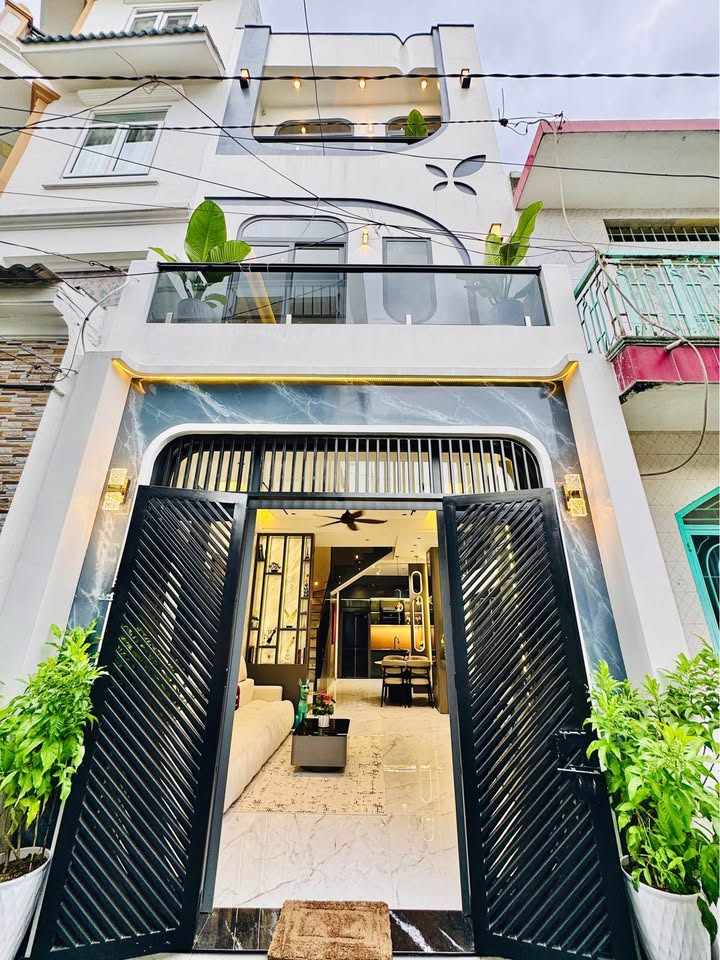 Nhà đẹp Gò Vấp 48m² giá 6.87 tỷ - Bán gấp, nội thất mới!