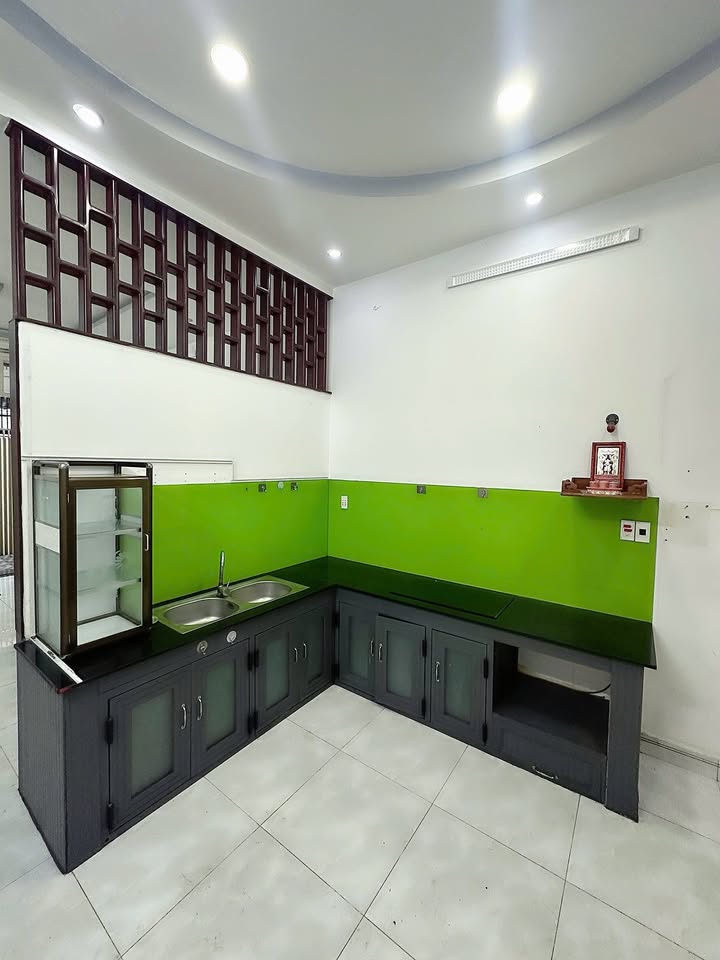 Nhà nguyên căn cho thuê tại Bình Tân 100m² giá 12 triệu - Thích hợp ở và kinh doanh online!