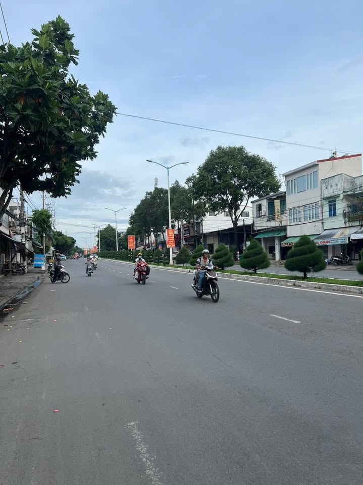 Nhà mặt tiền 23/10, phường Tây Nha Trang 52m² giá 4.1 tỷ - Kinh doanh sầm uất!