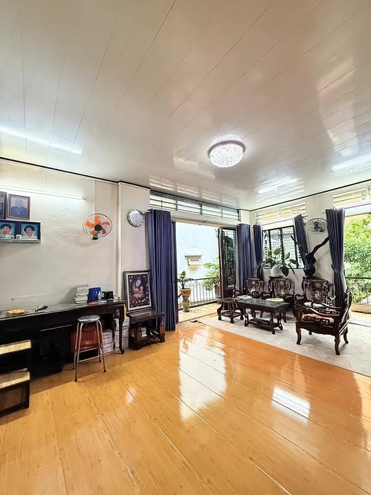 Nhà riêng Quận 10 Lê Hồng Phong 50m² giá 7.99 tỷ - Chính chủ, 2 mặt hẻm thoáng mát!