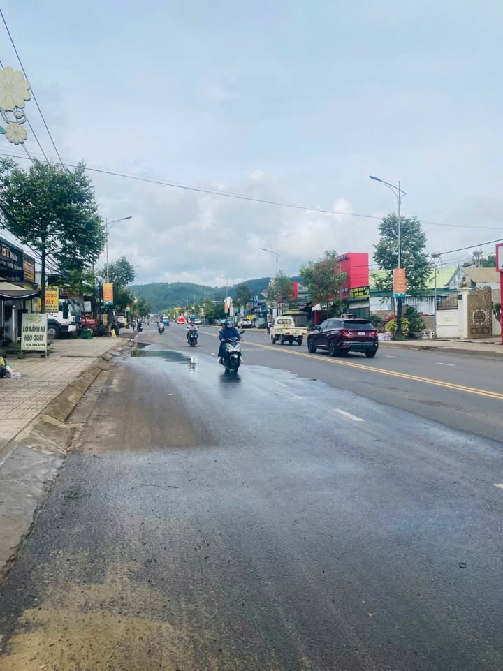 Nhà liền kề mặt tiền Quốc lộ 20, Đức Trọng 550m² giá 13 tỷ - Kinh doanh sầm uất!