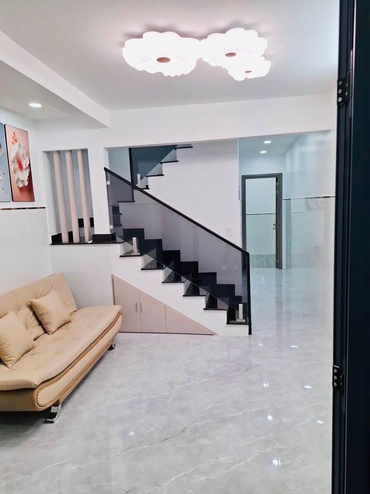 Nhà riêng Bạch Đằng, Bình Thạnh 31m² giá 4.65 tỷ - Thiết kế hiện đại, sẵn sàng ở ngay!