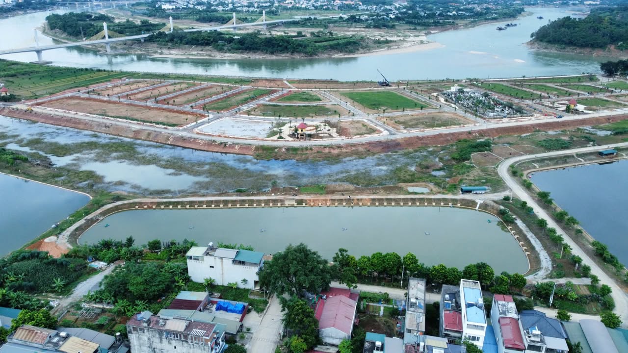 Đất nền 3 lô liền kề phường An Tường 100m² giá 3 tỷ - Vị trí vàng ven hồ điều hòa!