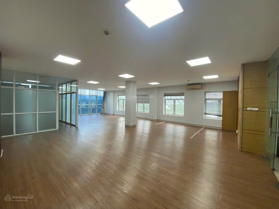 Cho thuê văn phòng 100m² tại phố Trung Kính, Yên Hòa - Không gian làm việc lý tưởng!