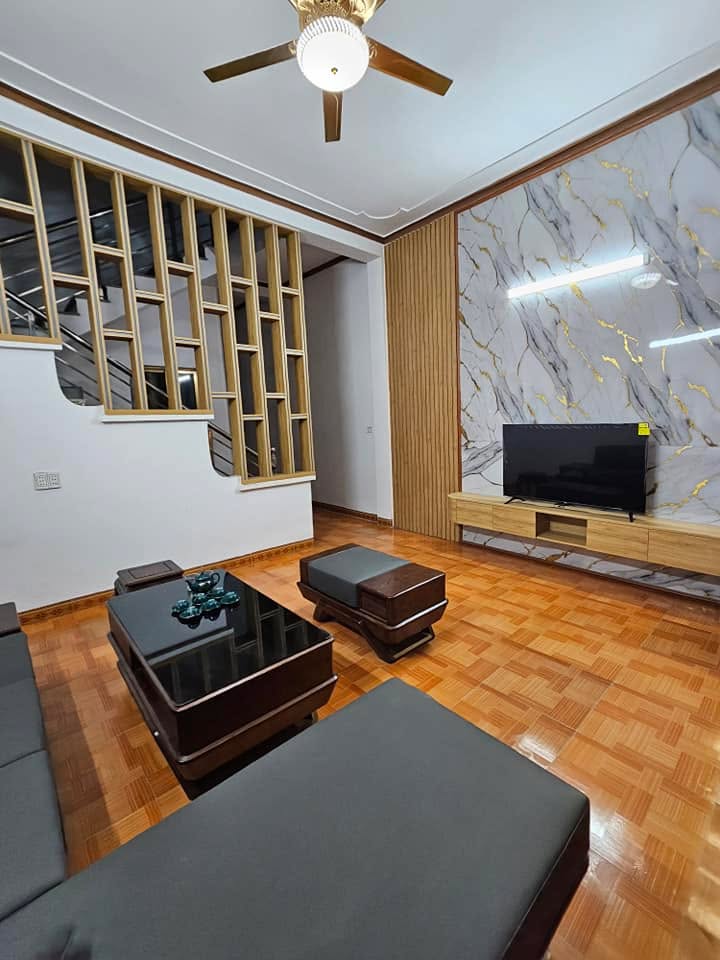 Nhà bán Quan Triều 153m² giá 2.5 tỷ - Vị trí đắc địa, ngõ thông thoáng!